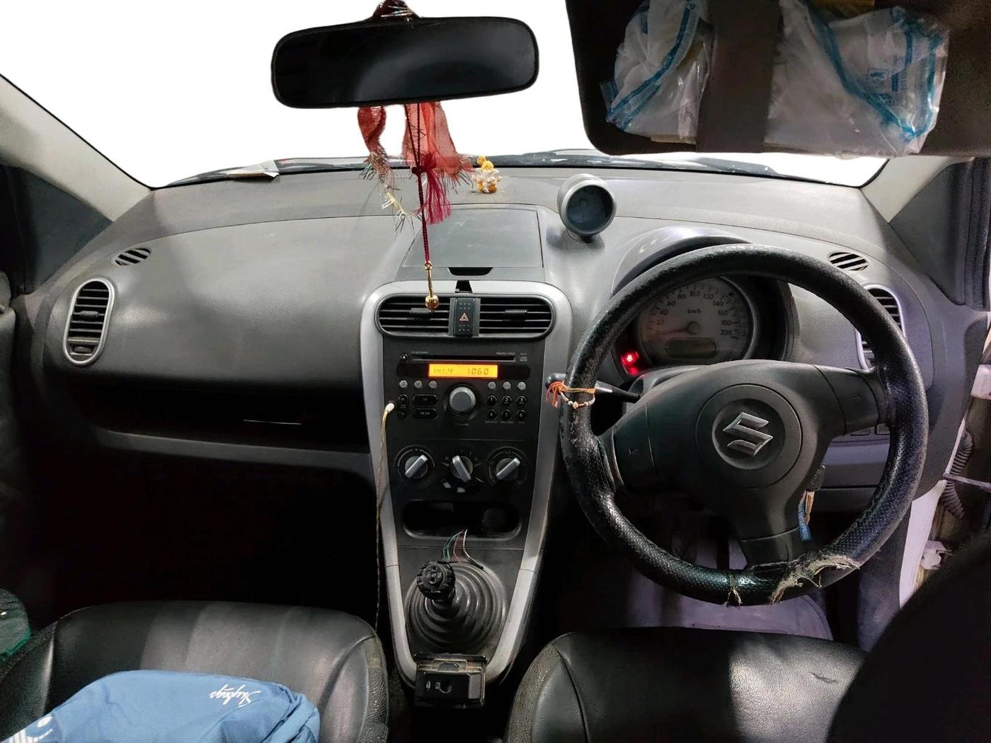 2011 Maruti Ritz VXI, CNG, Manual, 1,28,848 km, interior