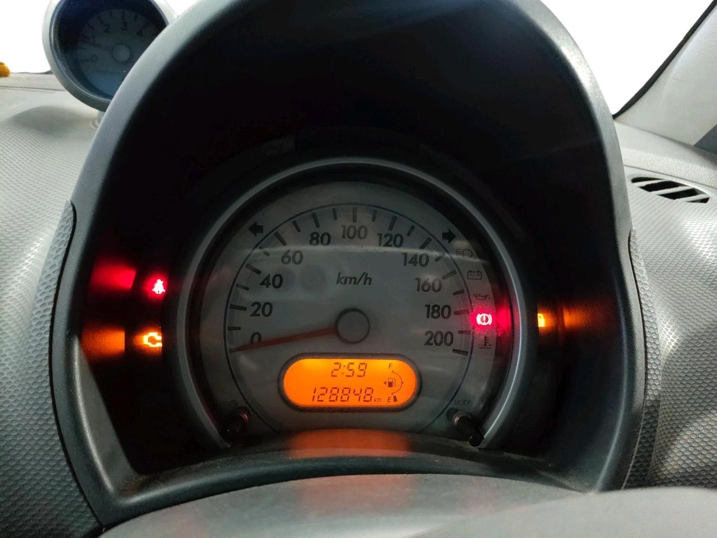2011 Maruti Ritz VXI, CNG, Manual, 1,28,848 km, interior