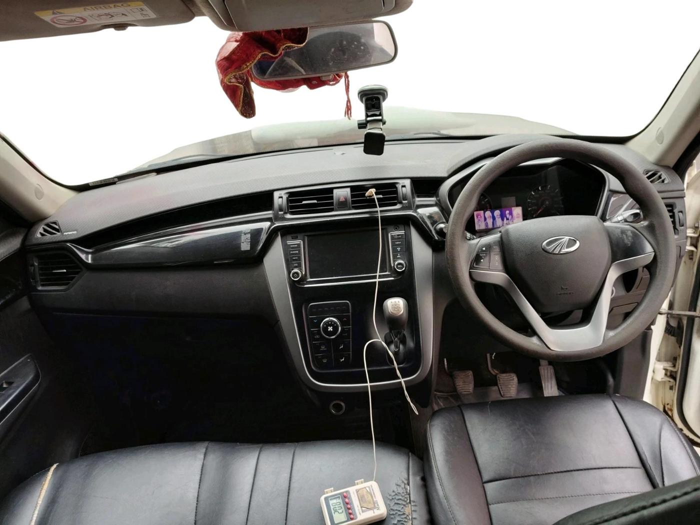 2017 Mahindra KUV 100 NXT K8 P 6 STR, Petrol, Manual, 78,426 km, interior
