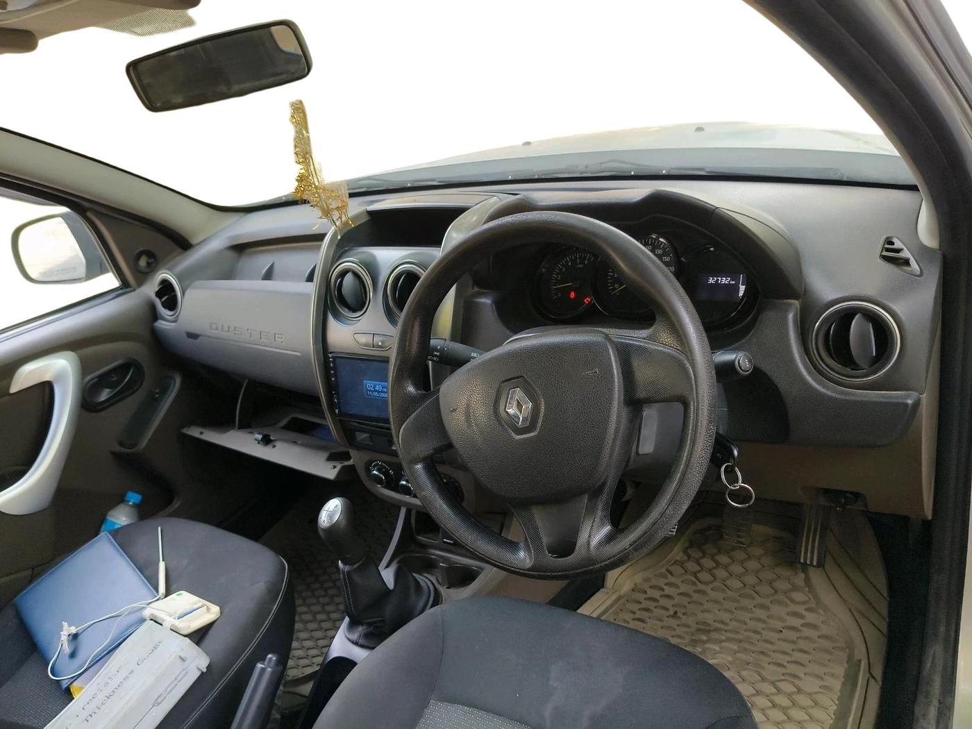 2018 Renault Duster RXE PETROL, Petrol, Manual, 33,366 km, interior