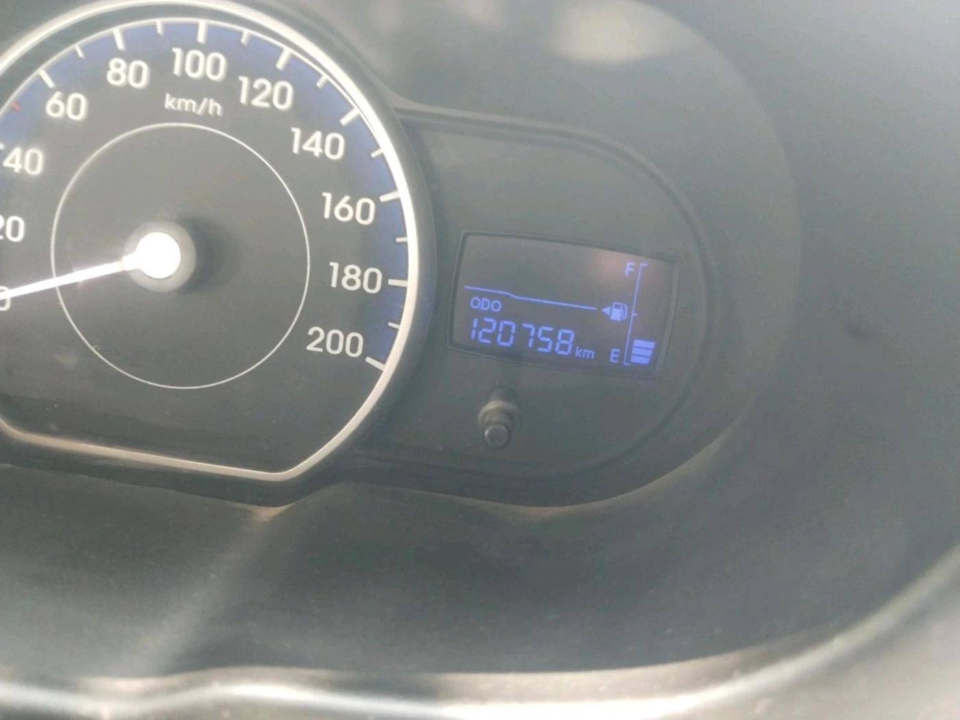 2011 Hyundai i10 MAGNA 1.1, Petrol, Manual, 1,20,728 km, interior