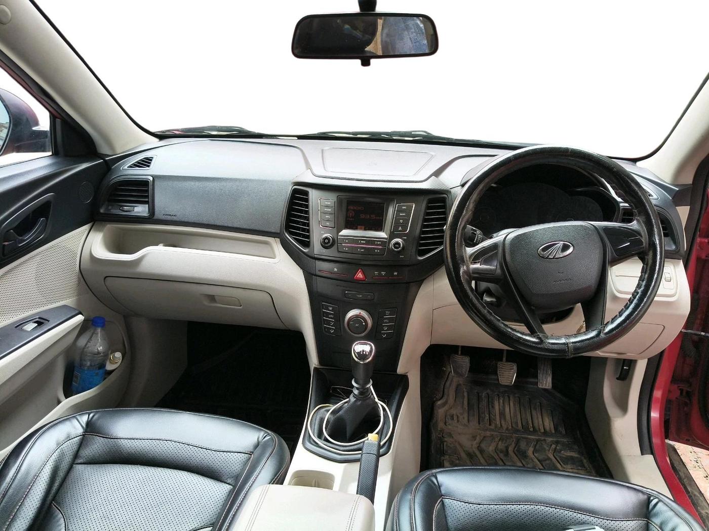 2019 Mahindra XUV300 W4 1.5 DIESEL, Diesel, Manual, 93,303 km, interior