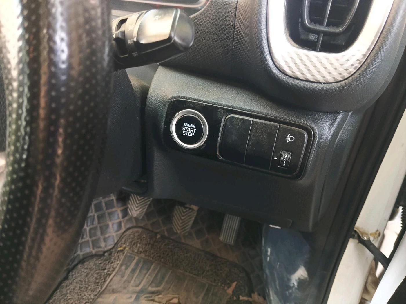 2022 KIA SONET HTK PLUS 1.5, Diesel, Manual, 1,29,836 km, interior