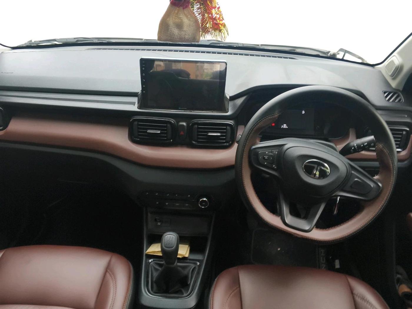 2024 Tata PUNCH PURE MT, Petrol, Manual, 3,160 km, interior