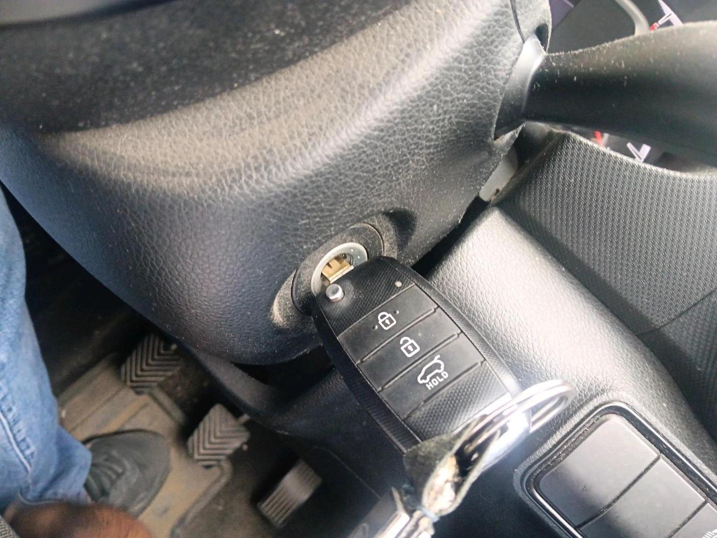 2020 KIA SONET HTK PLUS 1.2, Petrol, Manual, 79,518 km, interior