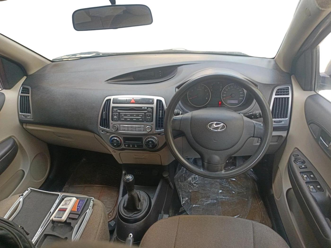 2013 Hyundai i20 MAGNA (O) 1.2, Petrol, Manual, 69,872 km, interior
