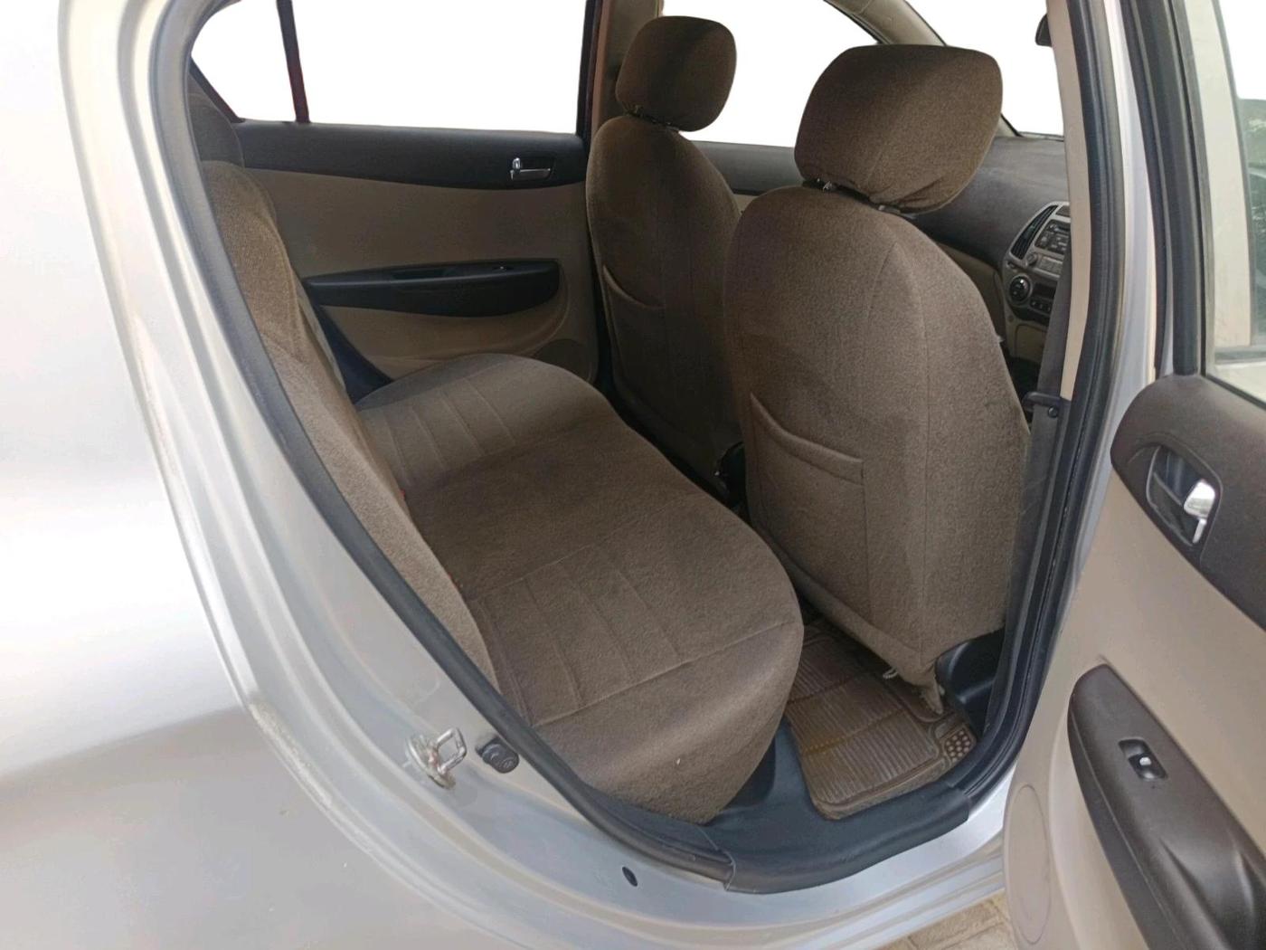 2013 Hyundai i20 MAGNA (O) 1.2, Petrol, Manual, 69,872 km, interior