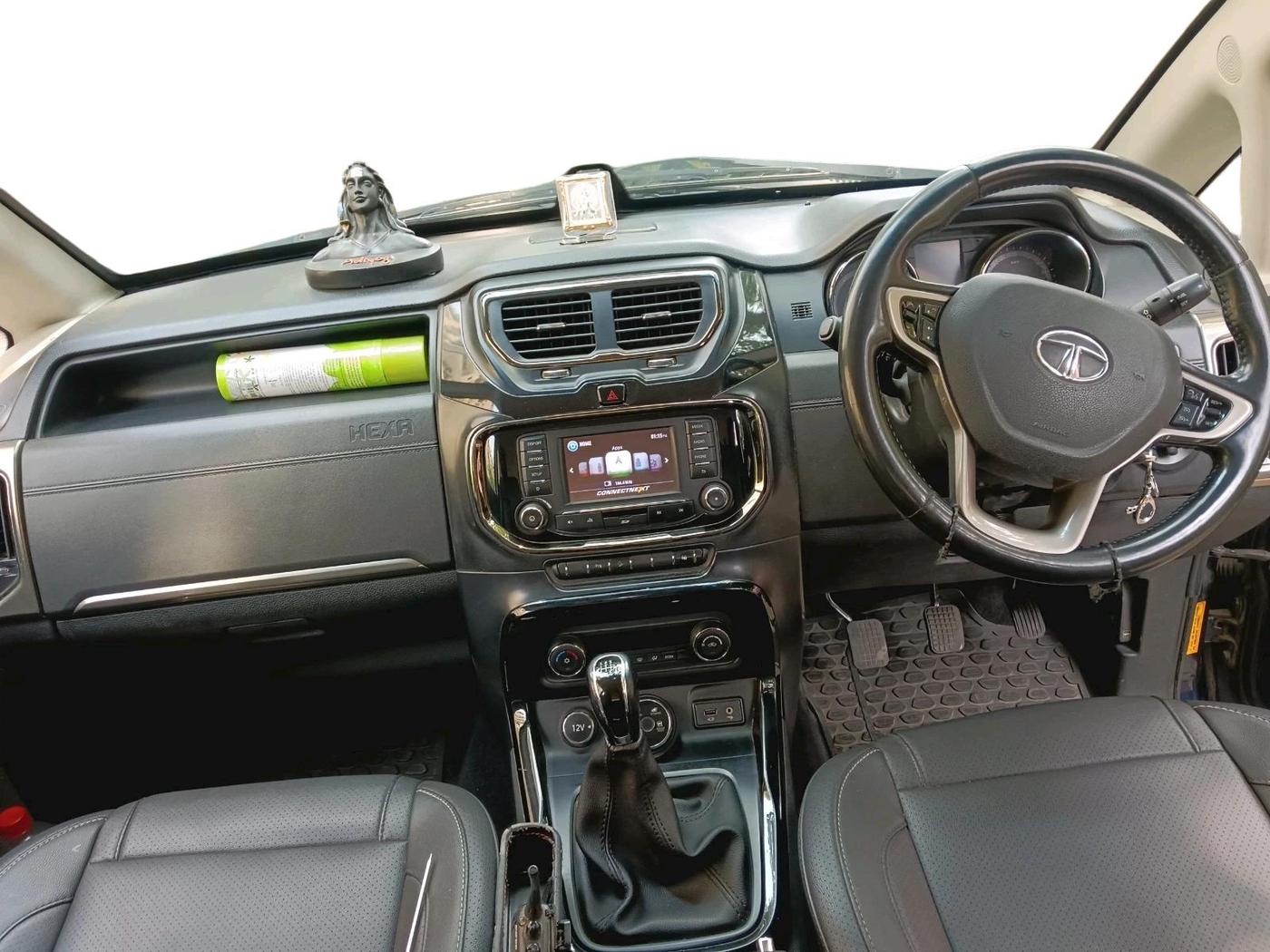 2018 Tata Hexa XT 4X2 7 STR, Diesel, Manual, 1,06,270 km, interior