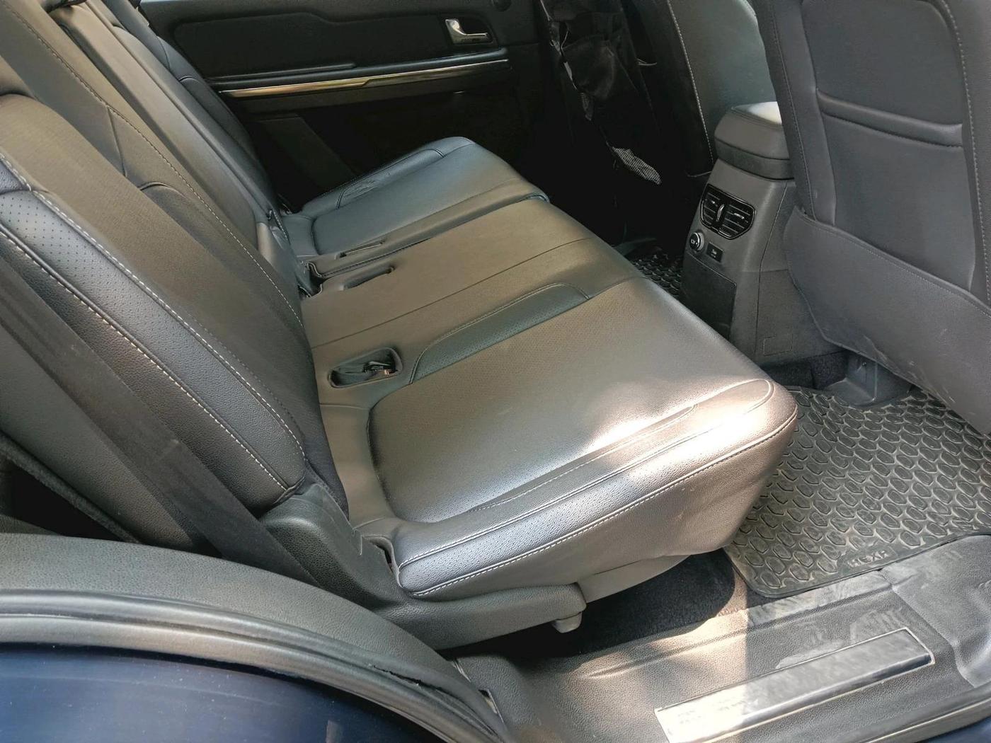 2018 Tata Hexa XT 4X2 7 STR, Diesel, Manual, 1,06,270 km, interior
