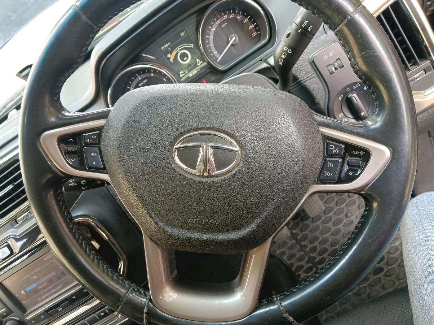 2018 Tata Hexa XT 4X2 7 STR, Diesel, Manual, 1,06,270 km, interior