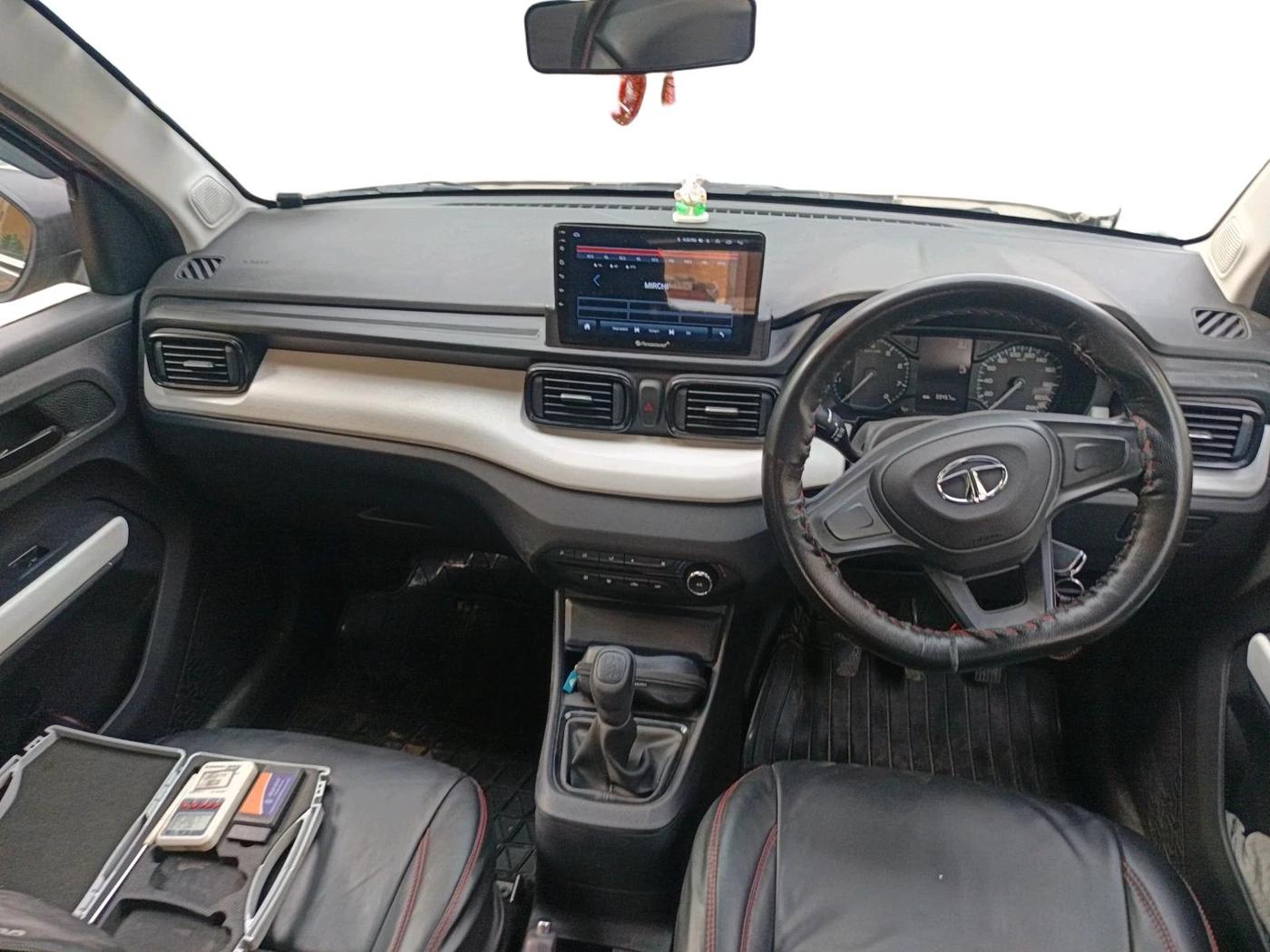 2022 Tata PUNCH PURE MT, Petrol, Manual, 33,457 km, interior