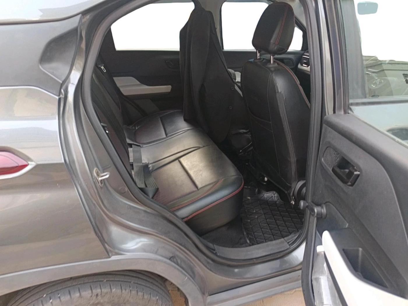 2022 Tata PUNCH PURE MT, Petrol, Manual, 33,457 km, interior