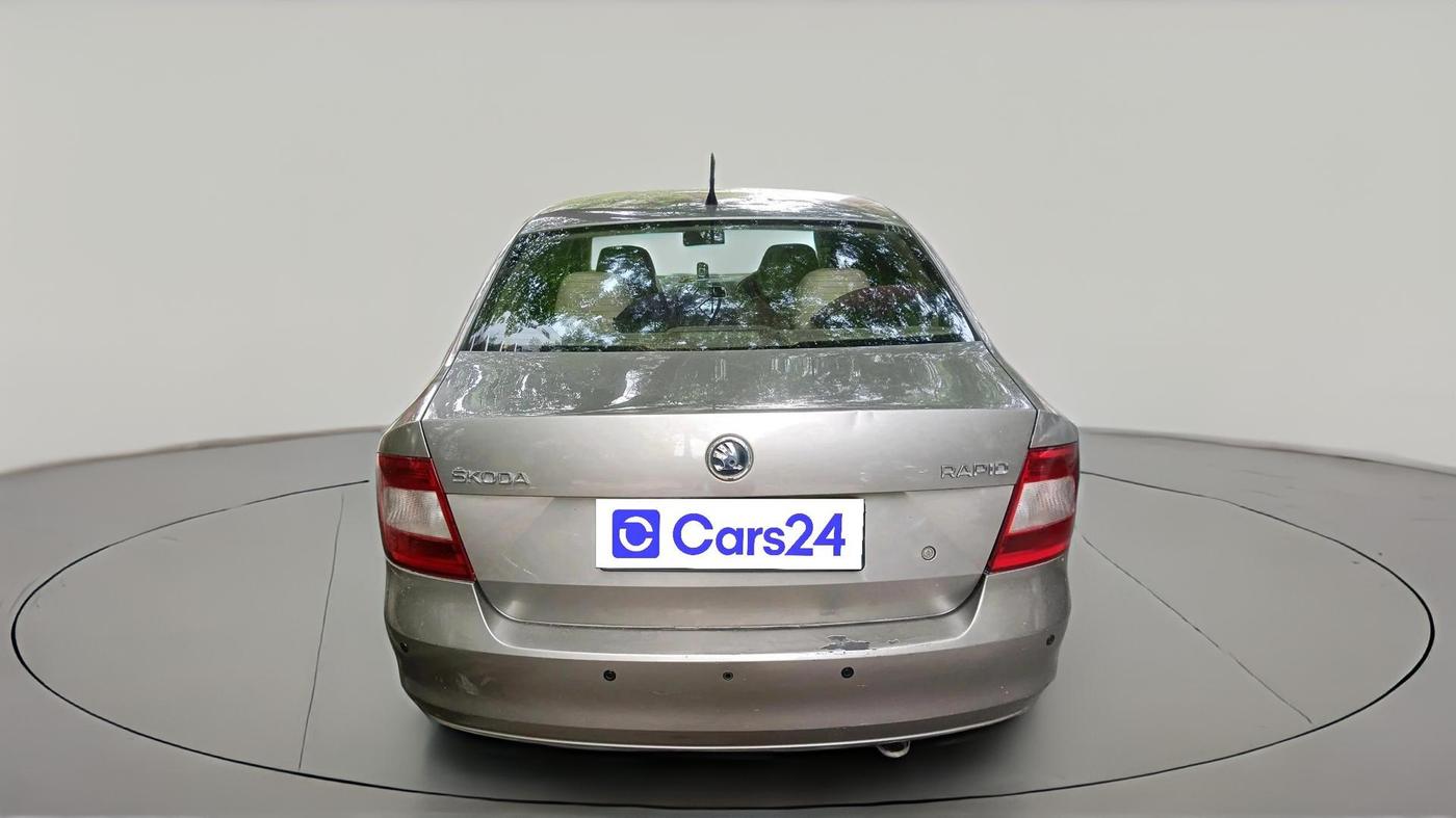 2015 Skoda Rapid AMBITION 1.6 MPI MT PLUS, Petrol, Manual, 85,322 km, exterior