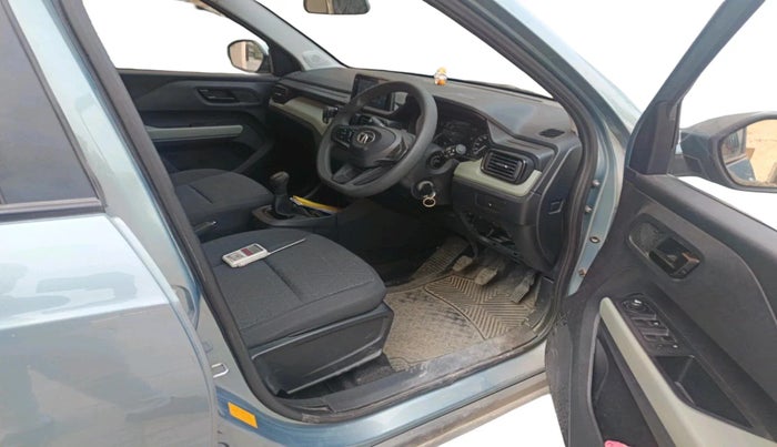 2022 Tata PUNCH ADVENTURE MT, Petrol, Manual, 8,986 km, interior