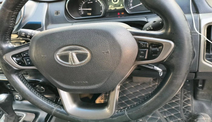 2018 Tata Hexa XTA 4X2 6 STR, Diesel, Automatic, 1,21,485 km, interior