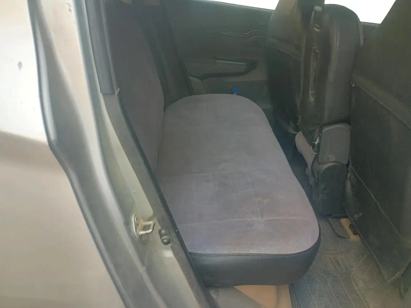 2017 Mahindra KUV 100 NXT K8 D 6 STR, Diesel, Manual, 2,20,713 km, interior