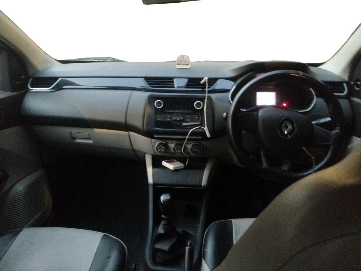 2020 Renault TRIBER RXL MT, Petrol, Manual, 1,31,841 km, interior