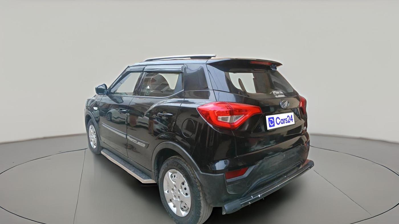 2022 Mahindra XUV300 W4 1.2 PETROL, Petrol, Manual, 33,939 km, exterior