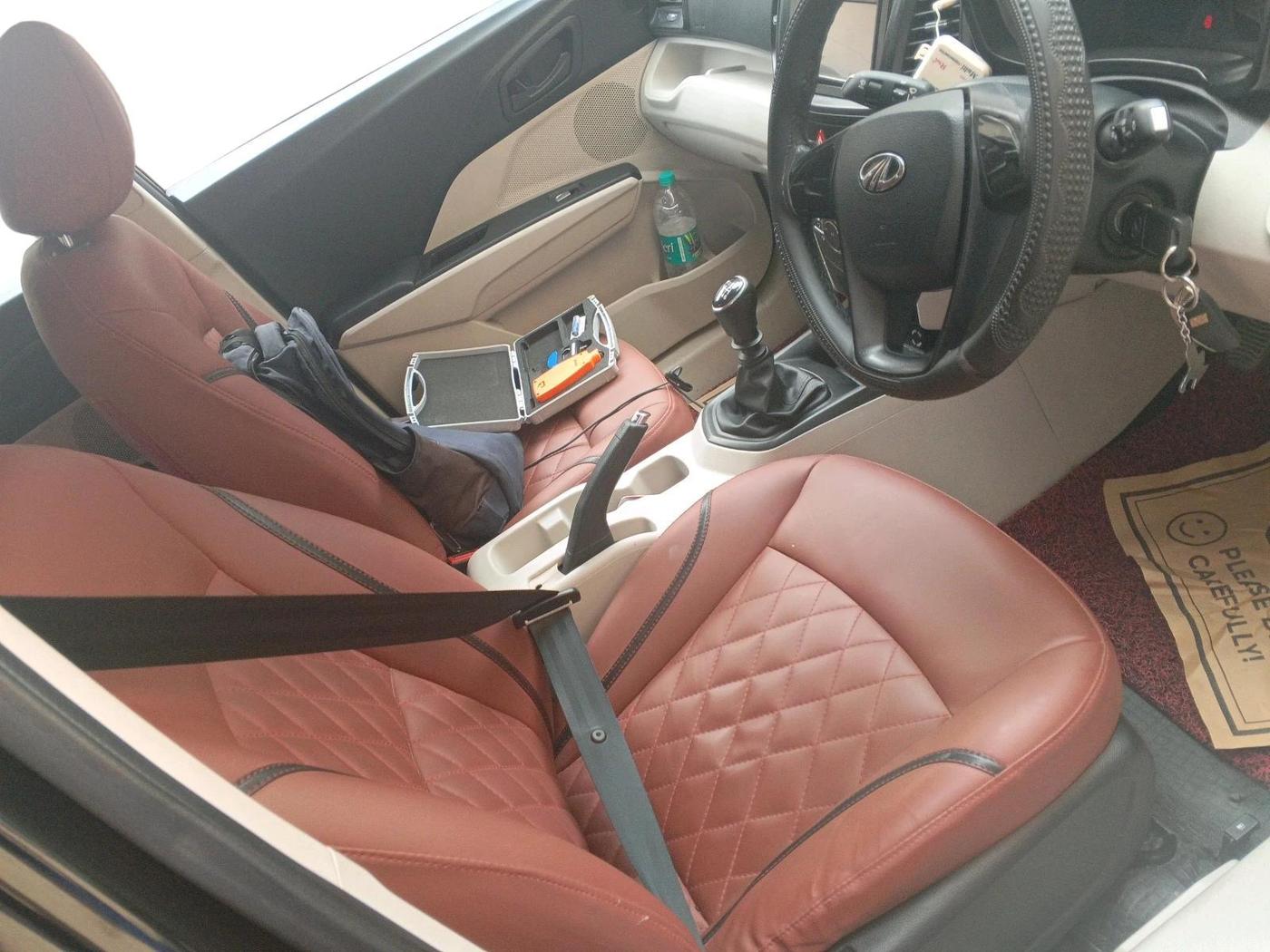 2022 Mahindra XUV300 W4 1.2 PETROL, Petrol, Manual, 33,939 km, interior