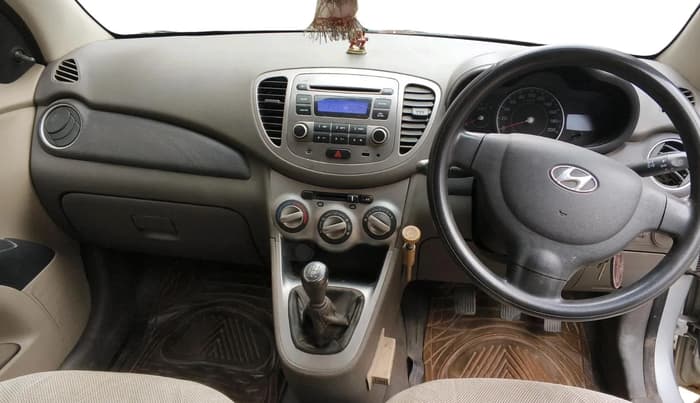 2014 Hyundai i10 MAGNA 1.1, CNG, Manual, 1,03,369 km, interior