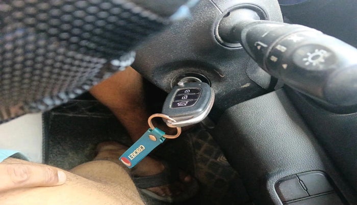 2020 Hyundai VENUE SX 1.0 TURBO, Petrol, Manual, 76,830 km, interior