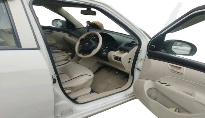 2016 Maruti Swift Dzire LXI (O), CNG, Manual, 69,442 km, interior