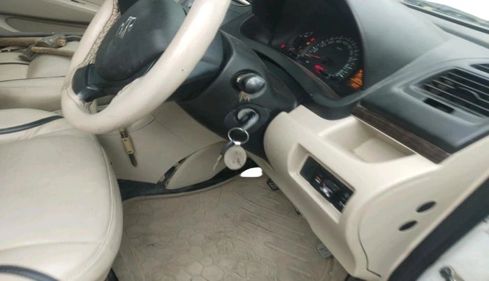 2016 Maruti Swift Dzire LXI (O), CNG, Manual, 69,442 km, interior