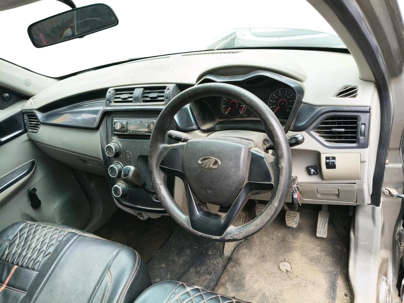 2017 Mahindra Kuv100 K2 6 STR, CNG, Manual, 41,779 km, interior