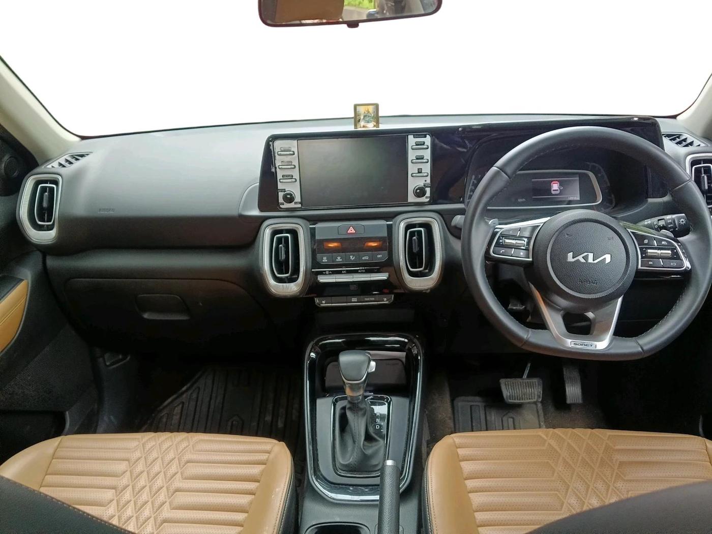 2024 KIA SONET 	 HTX 1.0 TURBO DCT, Petrol, Automatic, 12,810 km, interior
