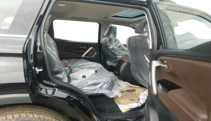 2026 Mahindra SCORPIO-N Z8 Select Petrol MT, Petrol, Manual, 753 km, interior