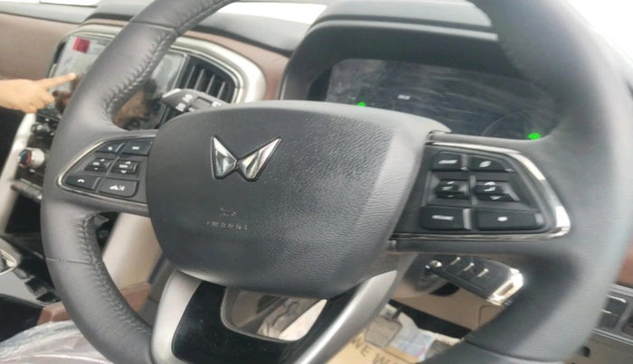 2026 Mahindra SCORPIO-N Z8 Select Petrol MT, Petrol, Manual, 753 km, interior