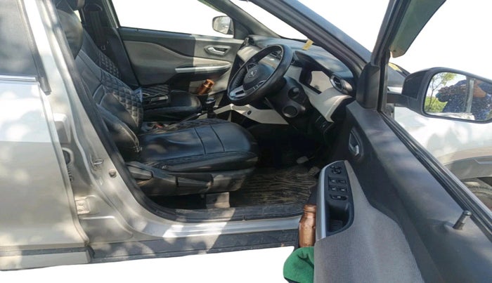 2022 Nissan MAGNITE XV MT, Petrol, Manual, 55,038 km, interior