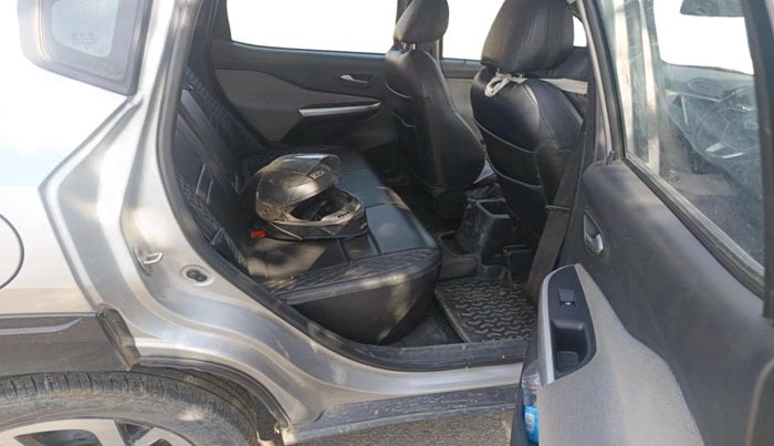 2022 Nissan MAGNITE XV MT, Petrol, Manual, 55,038 km, interior