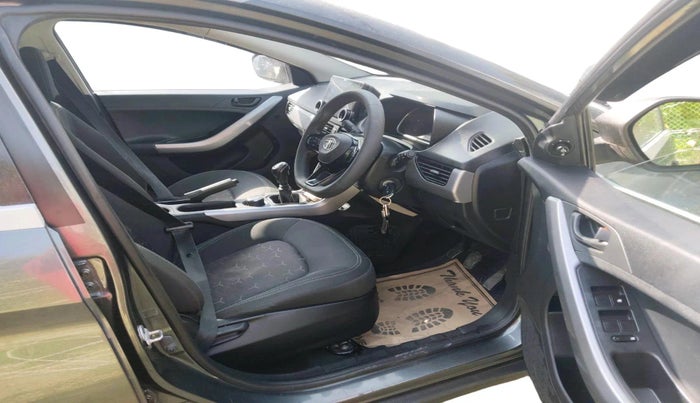 2023 Tata NEXON XM SUNROOF PETROL, Petrol, Manual, 56,648 km, interior