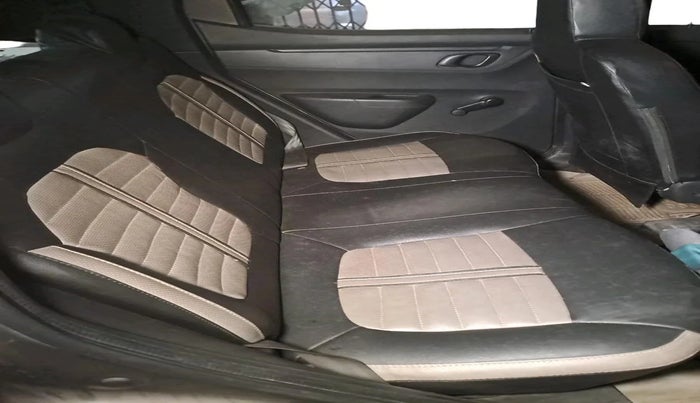 2016 Renault Kwid RXT 0.8, Petrol, Manual, 57,466 km, interior