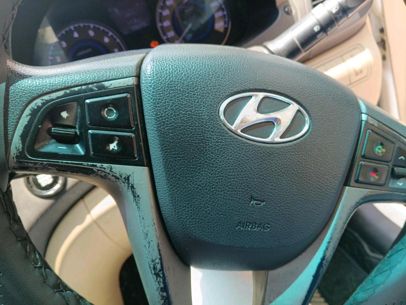 2015 Hyundai Verna FLUIDIC 4S 1.6 VTVT S(O), CNG, Manual, 78,678 km, interior