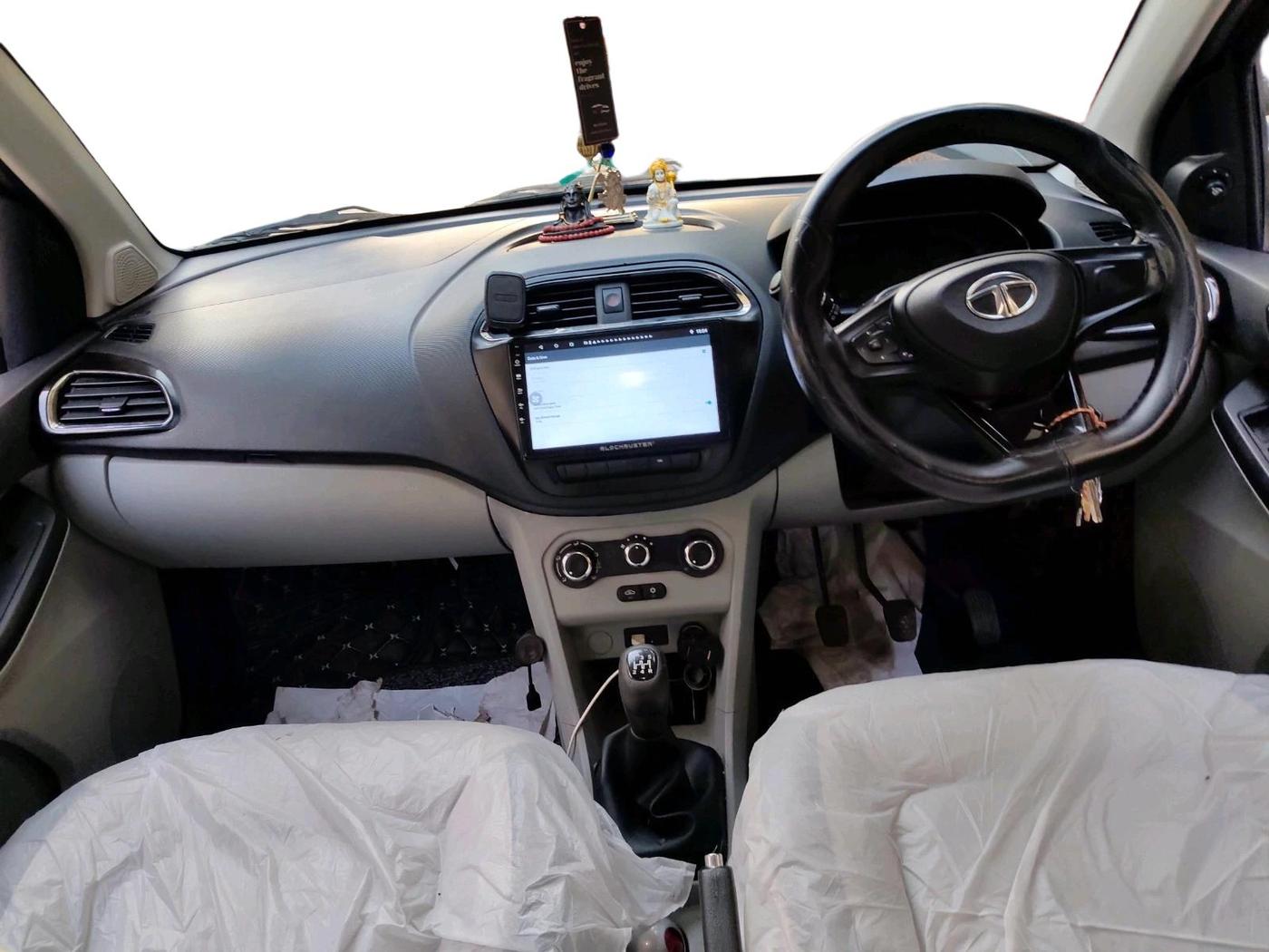2023 Tata Tiago XT CNG, CNG, Manual, 34,614 km, interior