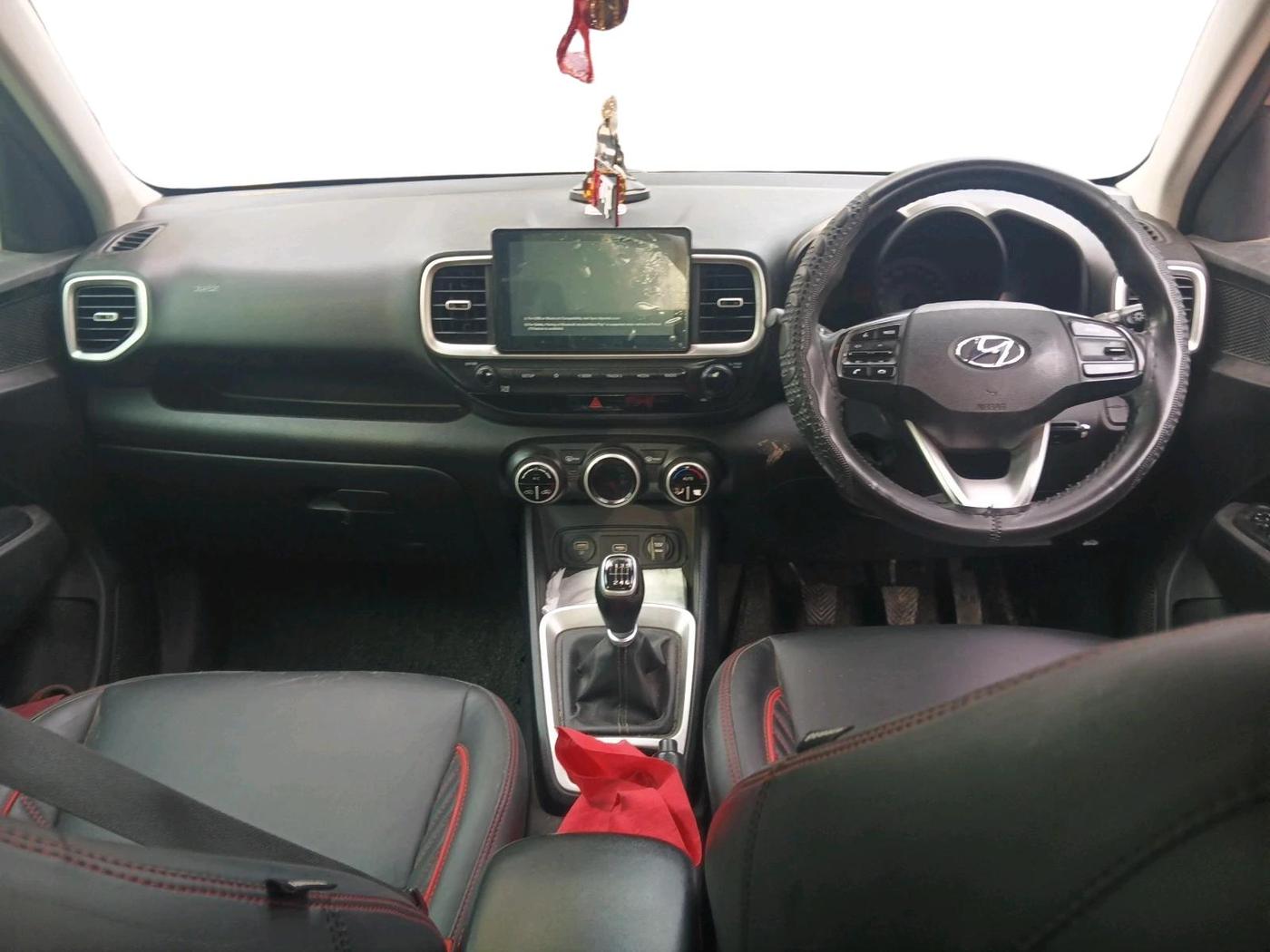 2019 Hyundai VENUE SX 1.0 TURBO, Petrol, Manual, 1,59,789 km, interior