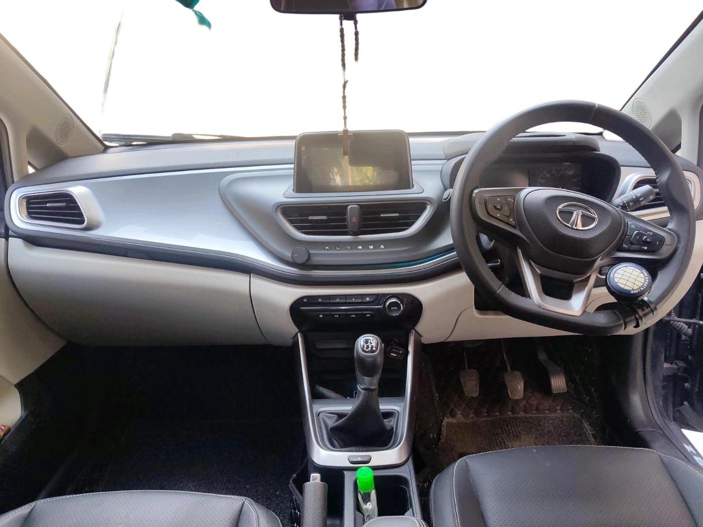 2023 Tata ALTROZ  XZ Plus (O) (S), Petrol, Manual, 17,800 km, interior