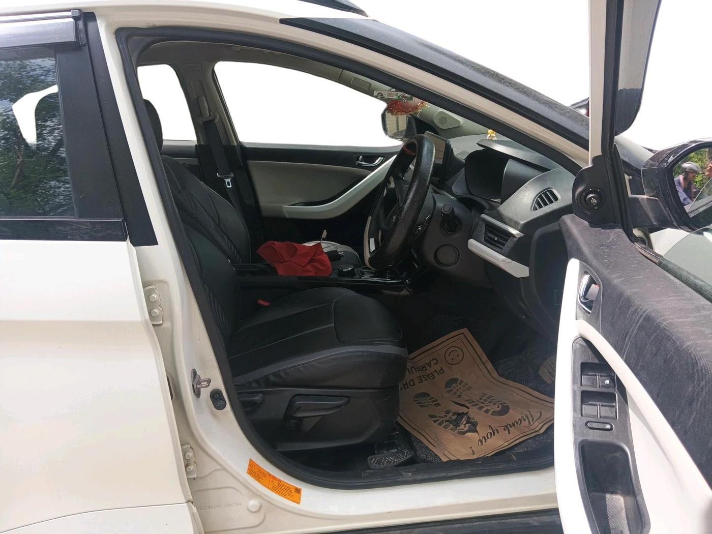 2023 Tata NEXON CREATIVE+ SUNROOF AMT 1.2 PETROL, Petrol, Automatic, 17,970 km, interior