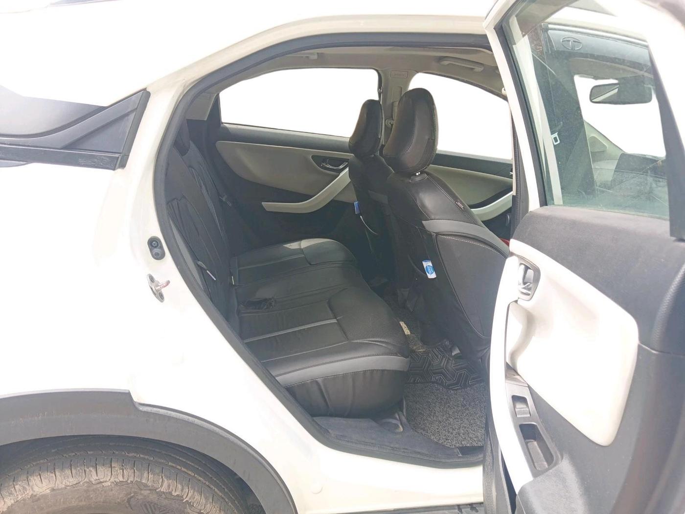 2023 Tata NEXON CREATIVE+ SUNROOF AMT 1.2 PETROL, Petrol, Automatic, 17,970 km, interior