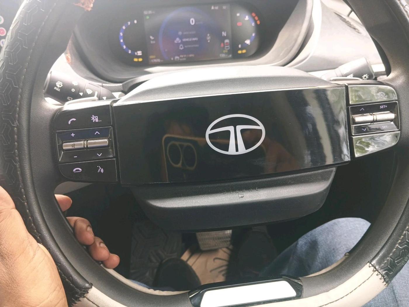 2023 Tata NEXON CREATIVE+ SUNROOF AMT 1.2 PETROL, Petrol, Automatic, 17,970 km, interior