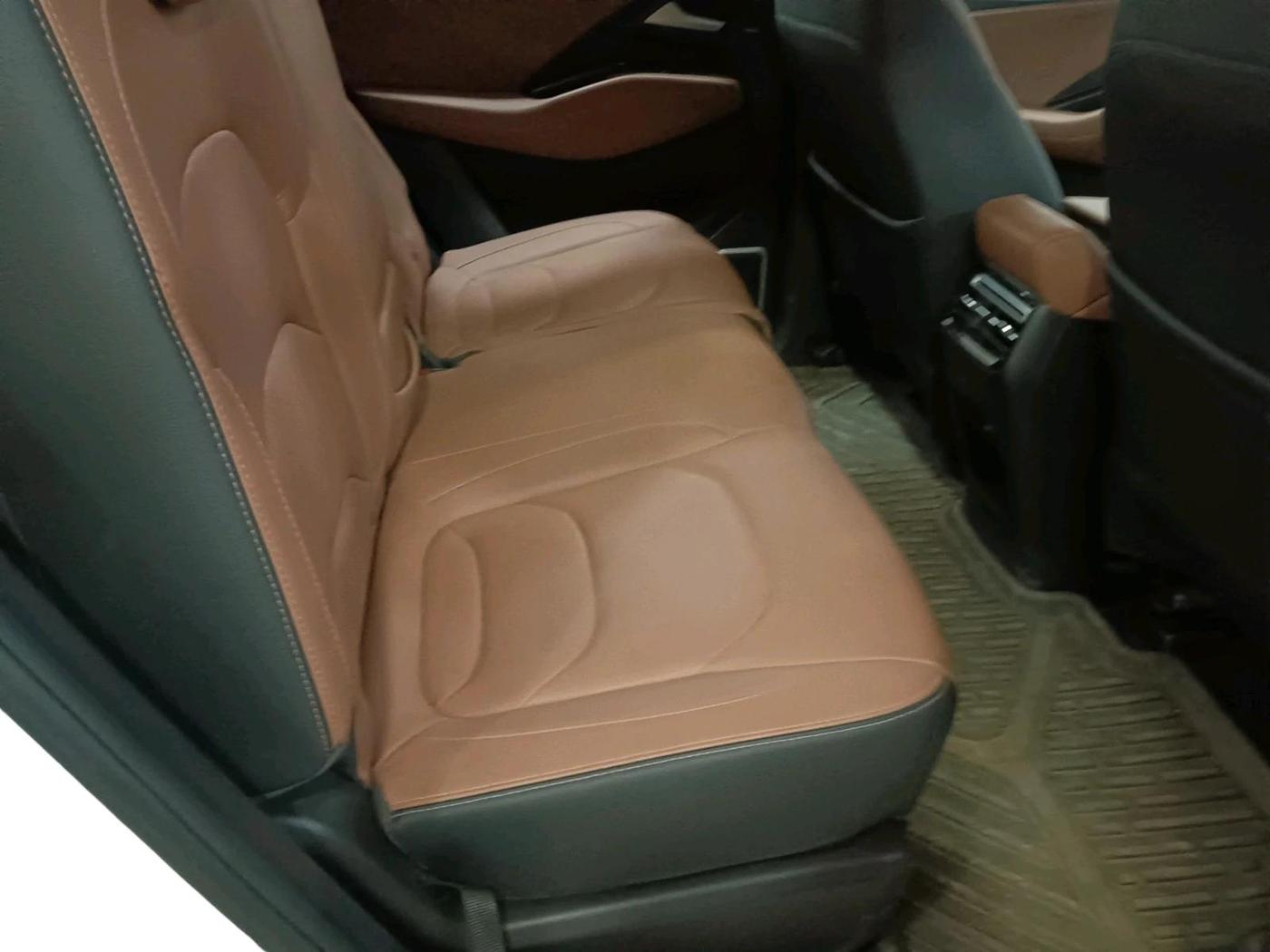 2025 MG HECTOR PLUS SHARP PRO 1.5 PETROL TURBO CVT 7 STR, Petrol, Automatic, 7,581 km, interior
