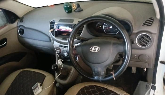2012 Hyundai i10 MAGNA 1.1, CNG, Manual, 63,705 km, interior