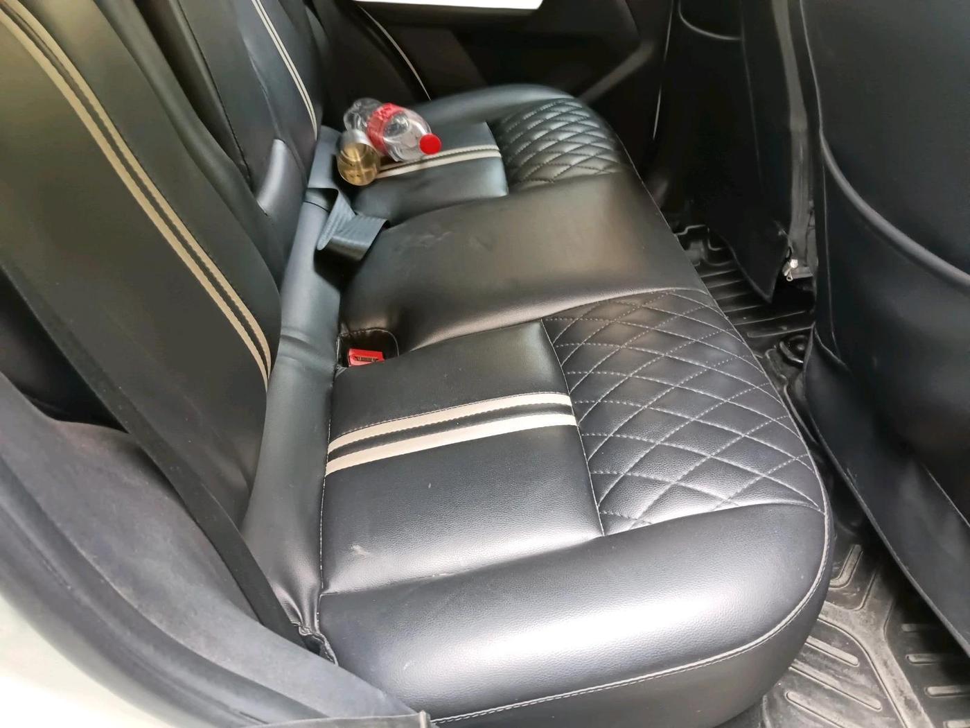 2023 Tata PUNCH CREATIVE  MT, Petrol, Manual, 10,015 km, interior