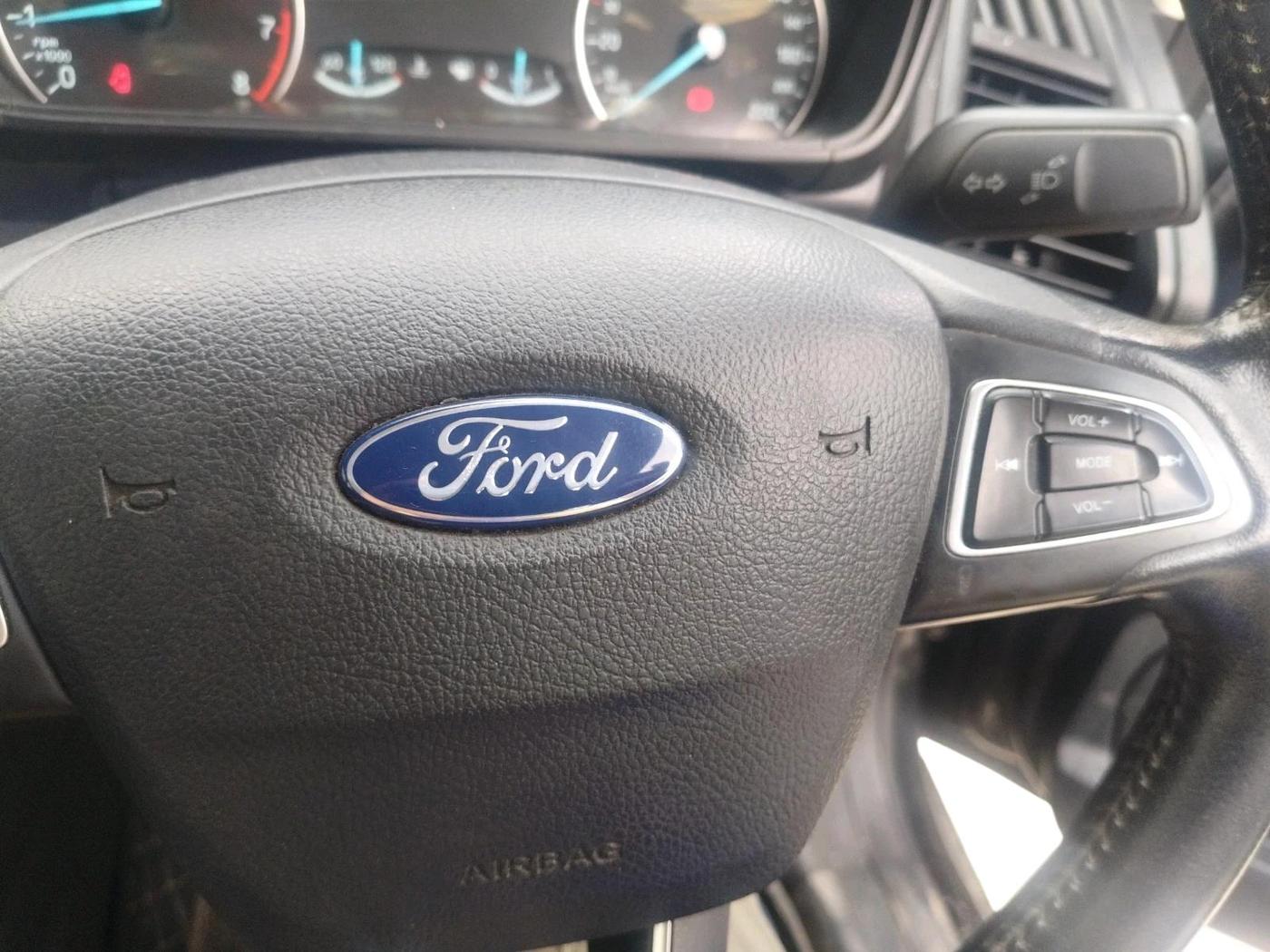 2019 Ford Ecosport TITANIUM 1.5L PETROL, CNG, Manual, 71,675 km, interior