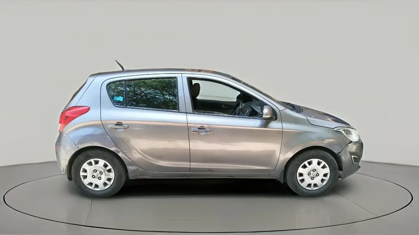 2013 Hyundai i20 MAGNA 1.2, CNG, Manual, 1,39,247 km, exterior