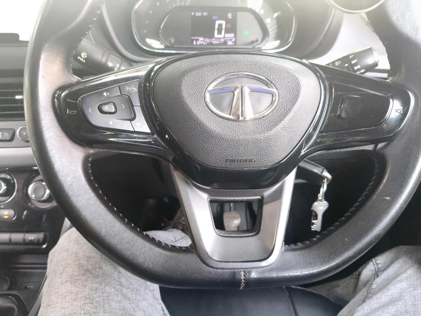 2023 Tata NEXON XM SUNROOF PETROL, Petrol, Manual, 61,244 km, interior