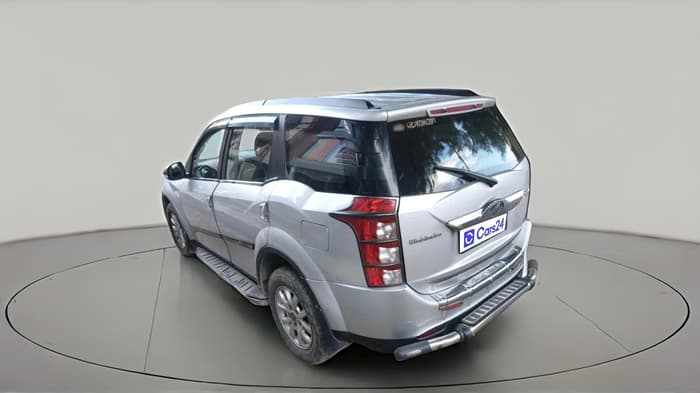2017 Mahindra XUV500 W6 1.99, Diesel, Manual, 1,23,671 km, exterior