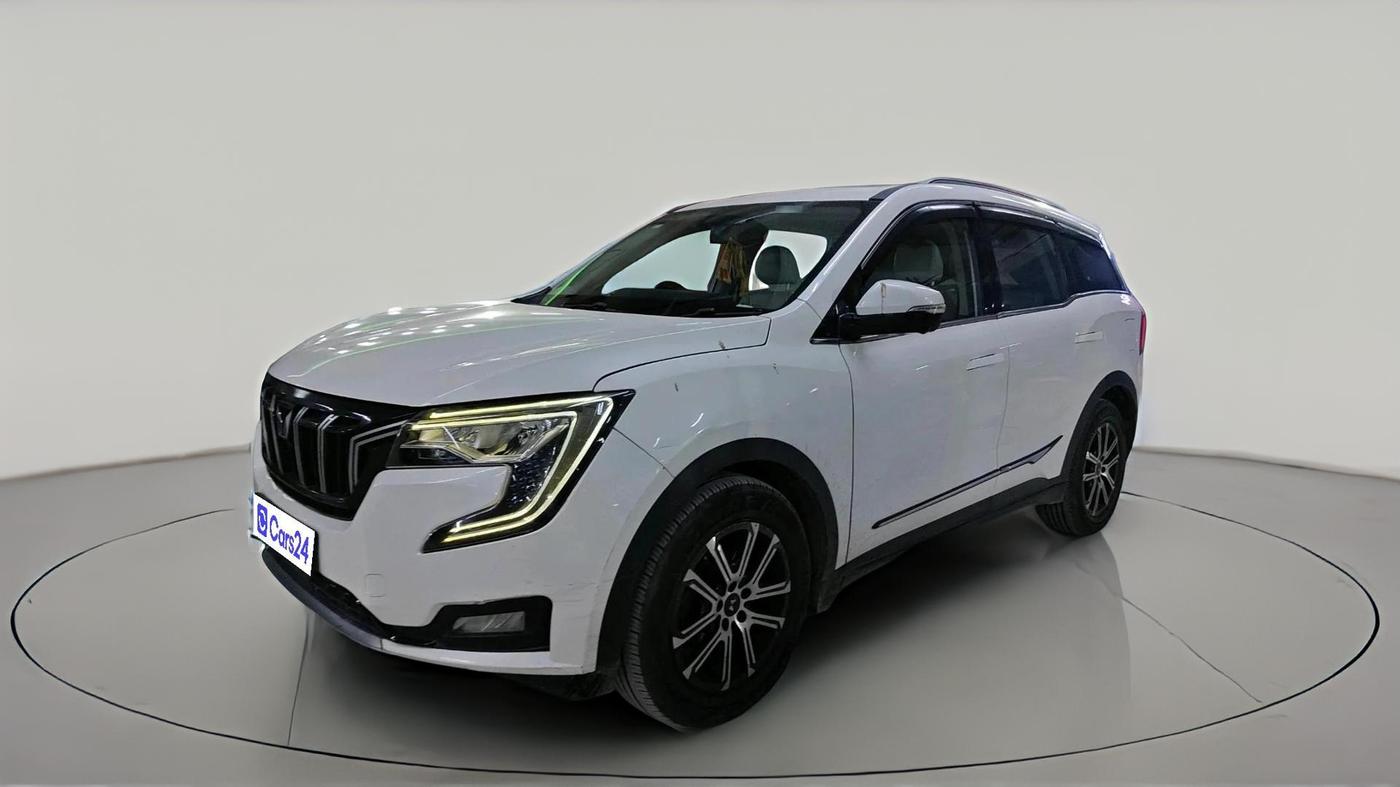 2022 Mahindra XUV700 AX 7 LUXURY D MT 7 STR, Diesel, Manual, 1,00,951 km, exterior